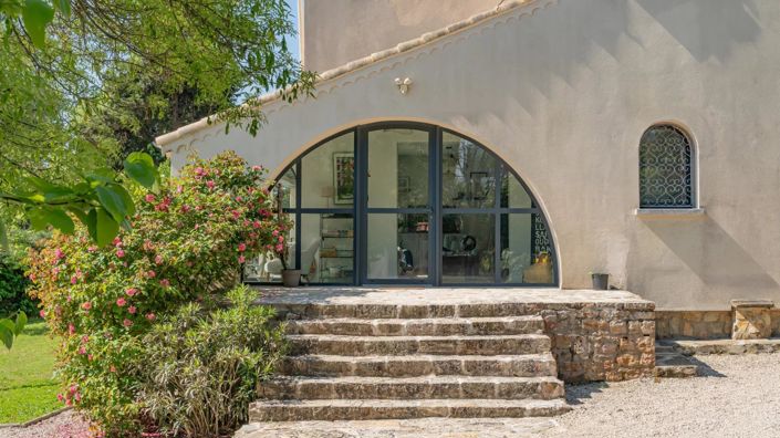 Image No.6-6 Bed House for sale