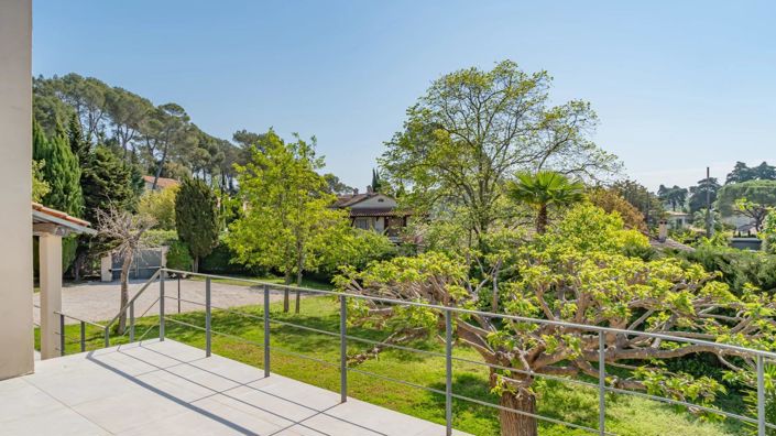 Image No.7-6 Bed House for sale