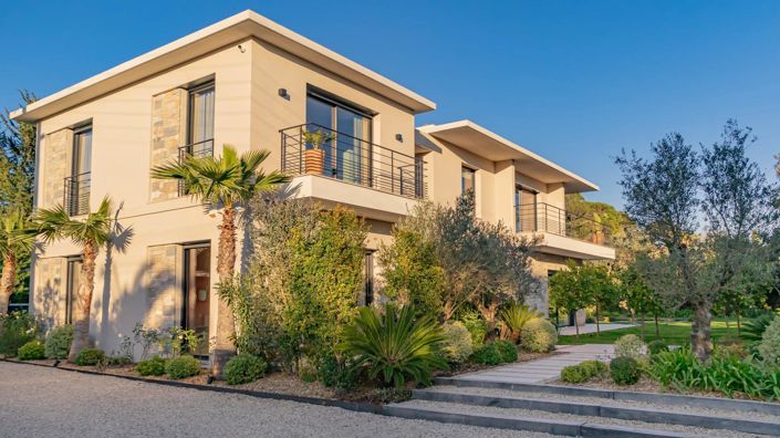 Image No.15-5 Bed House for sale