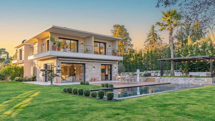 Image No.2-5 Bed House for sale