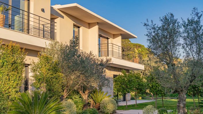 Image No.6-5 Bed House for sale