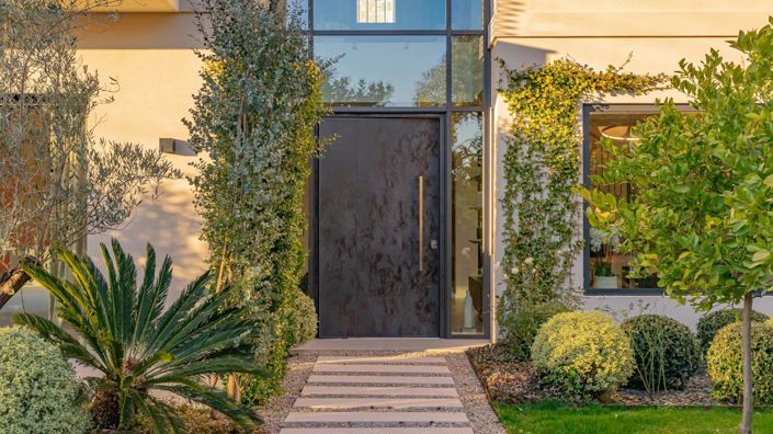 Image No.7-5 Bed House for sale