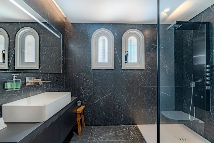 Image No.24-4 Bed House for sale