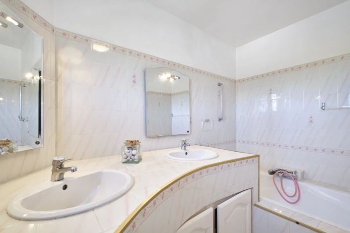 Image No.18-Maison de 4 chambres à vendre à Mougins