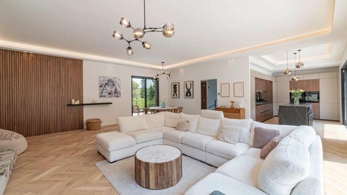 Image No.12-4 Bed House for sale