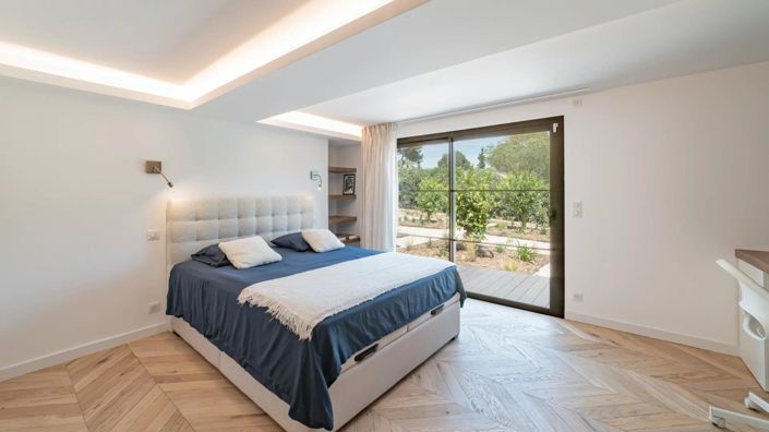 Image No.21-4 Bed House for sale