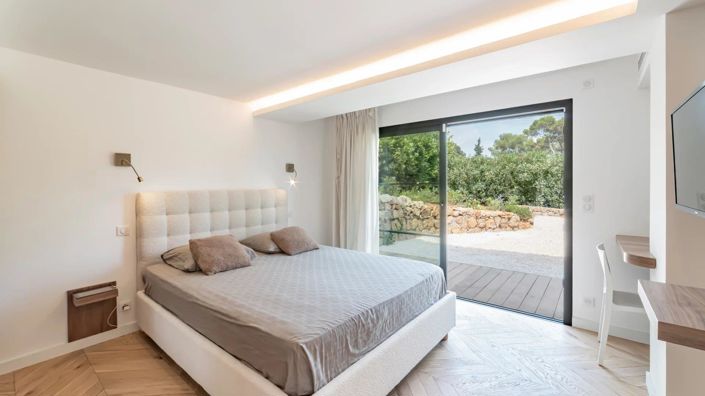 Image No.27-4 Bed House for sale