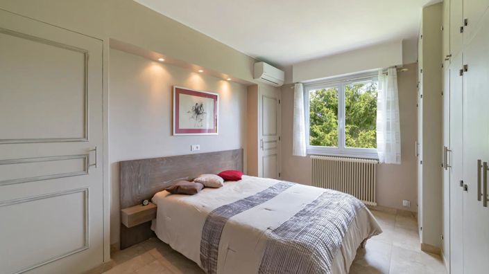 Image No.9-5 Bed House for sale