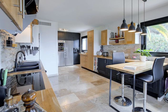 Image No.6-4 Bed House for sale