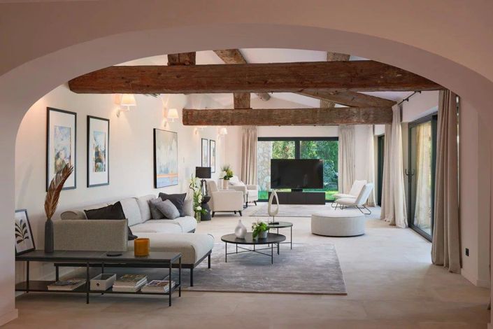 Image No.9-6 Bed House for sale