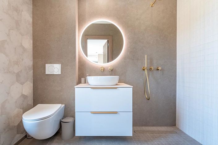 Image No.15-6 Bed House for sale