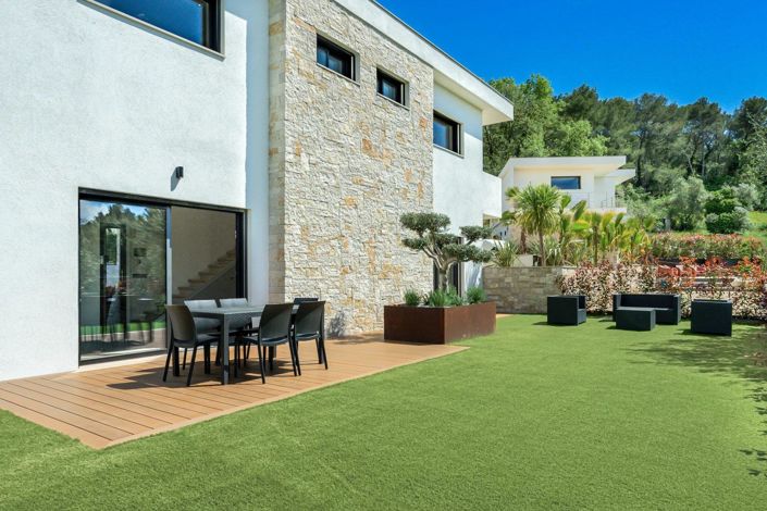 Image No.19-6 Bed House for sale