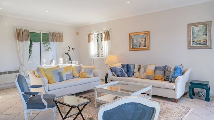 Image No.4-6 Bed House for sale