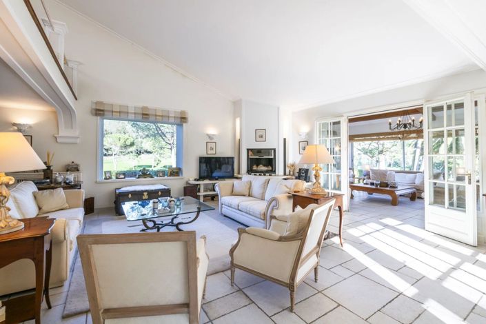 Image No.11-3 Bed House for sale