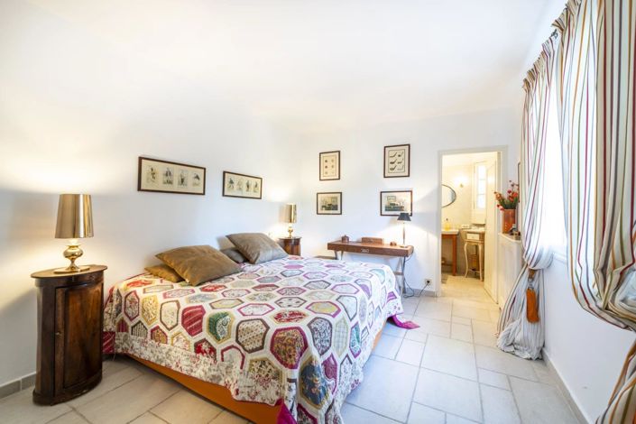 Image No.17-3 Bed House for sale