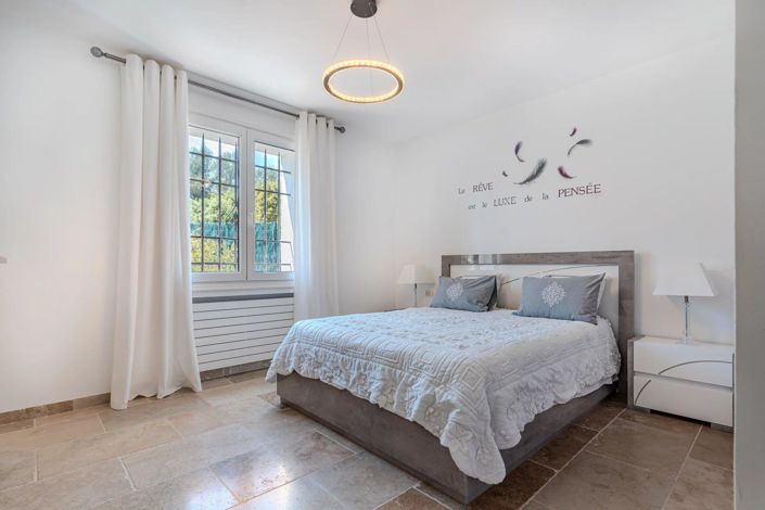 Image No.9-5 Bed House for sale