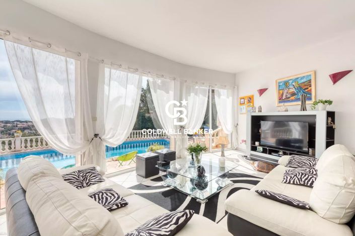 Image No.2-4 Bed House for sale