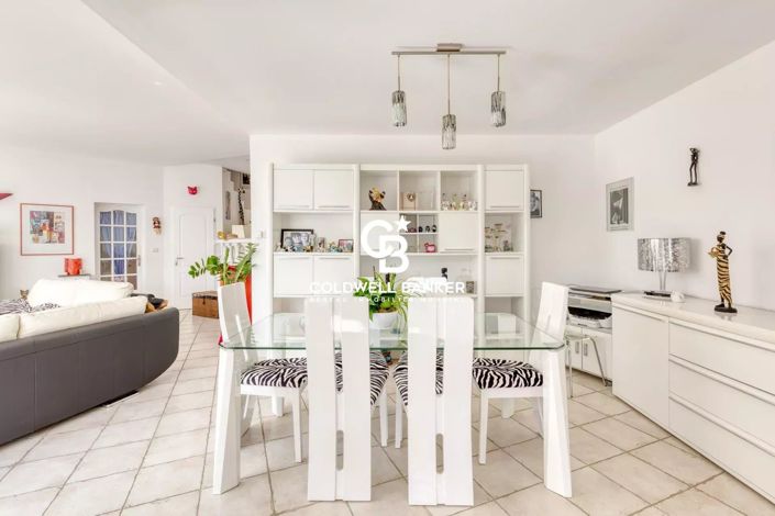 Image No.3-4 Bed House for sale