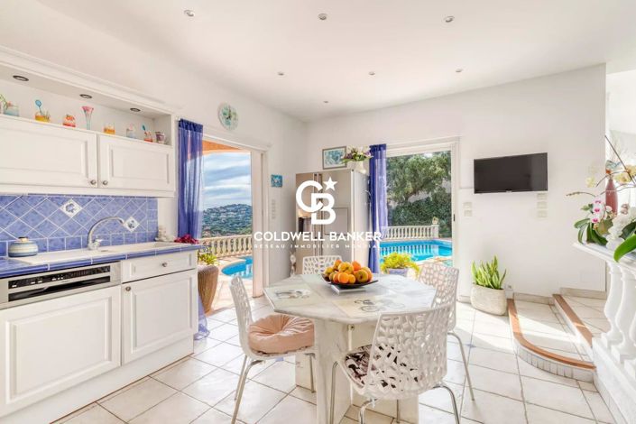 Image No.4-4 Bed House for sale