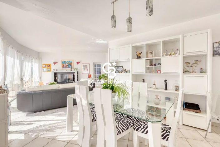 Image No.5-4 Bed House for sale