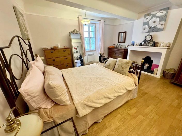 Image No.7-5 Bed House for sale