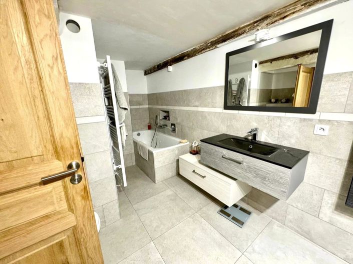 Image No.9-5 Bed House for sale