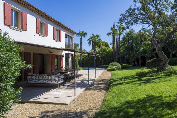 Image No.2-4 Bed House for sale