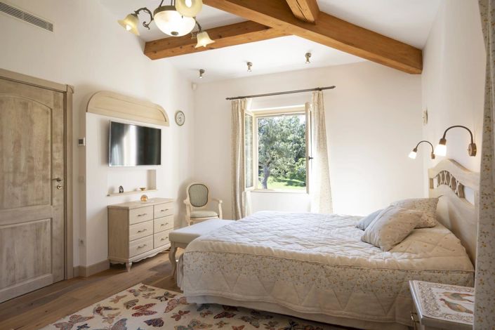 Image No.9-4 Bed House for sale