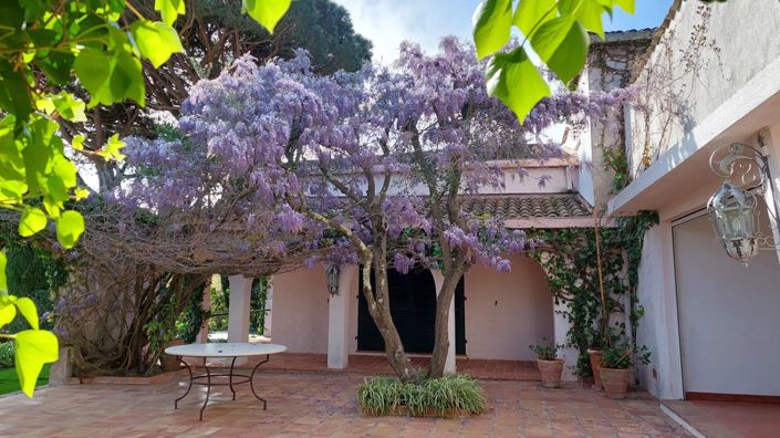 Image No.6-5 Bed House for sale