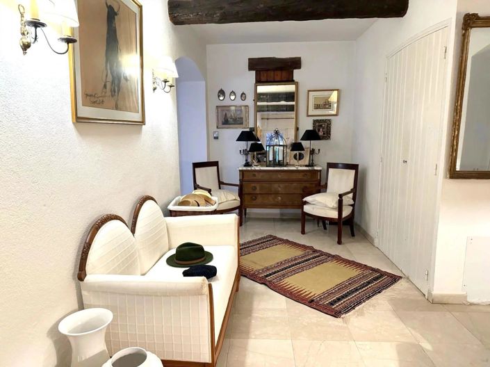 Image No.9-5 Bed House for sale