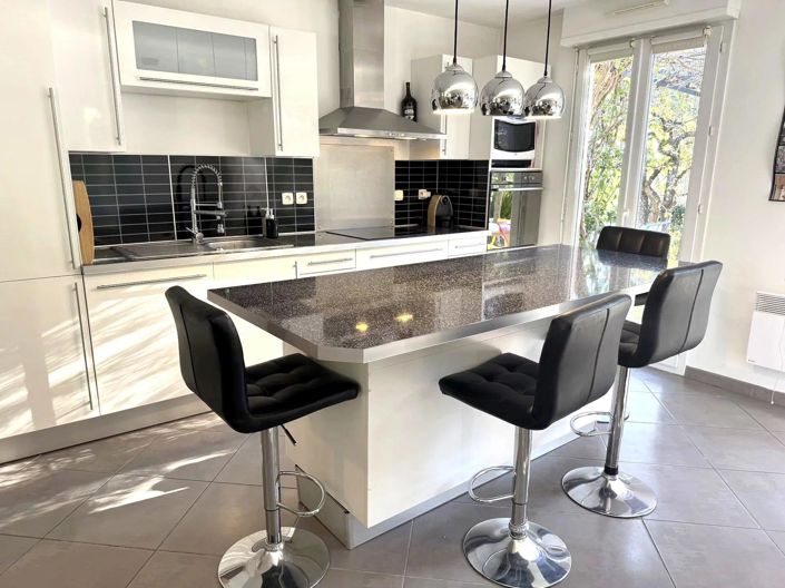 Image No.4-3 Bed House for sale