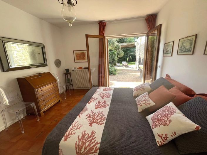 Image No.8-3 Bed House for sale