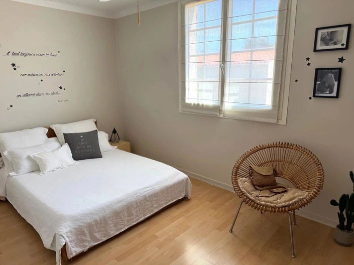 Image No.10-3 Bed House for sale