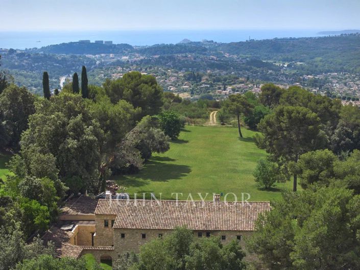 Image No.1-6 Bed House for sale