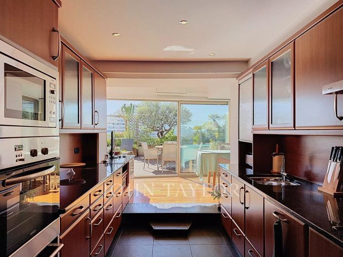 Image No.13-4 Bed Apartment for sale