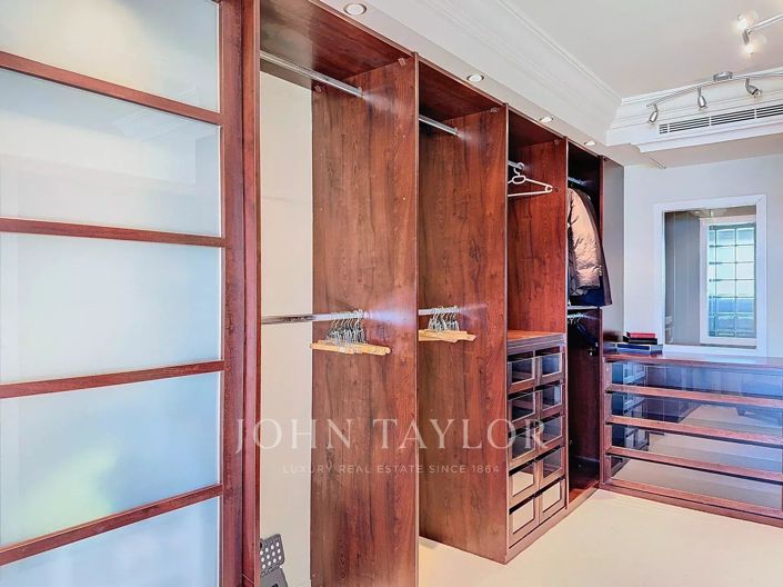 Image No.20-4 Bed Apartment for sale