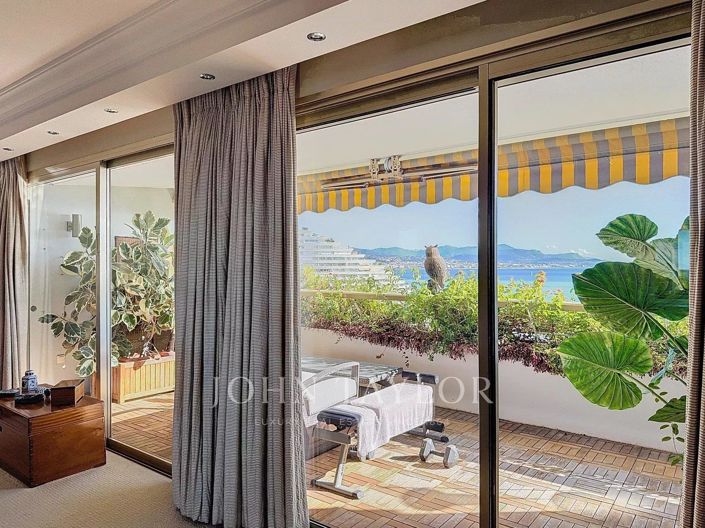 Image No.21-4 Bed Apartment for sale