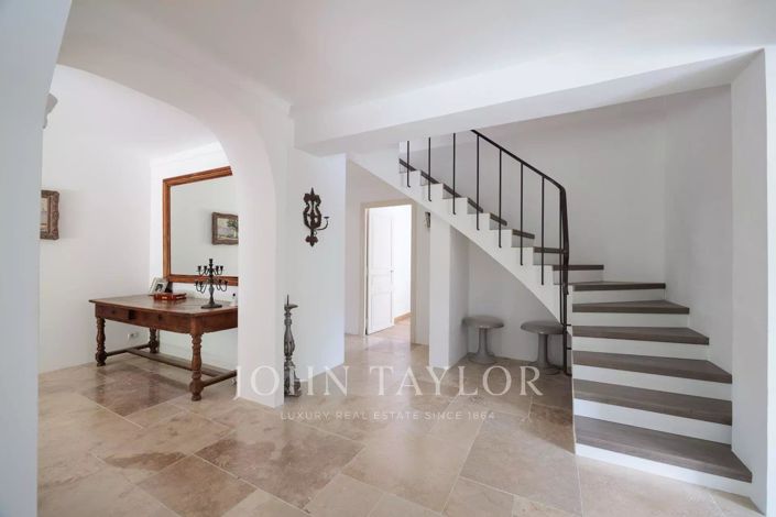 Image No.12-6 Bed House for sale