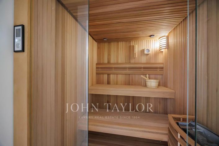 Image No.19-5 Bed House for sale