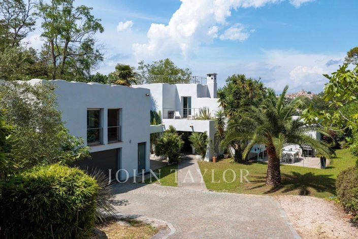 Image No.2-7 Bed House for sale