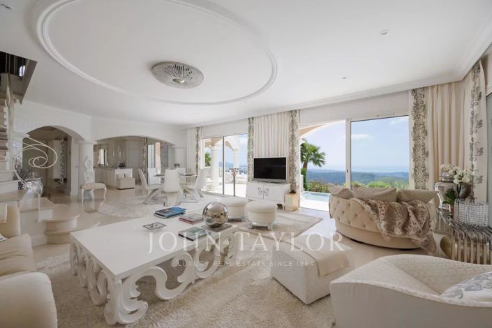 Image No.2-4 Bed House for sale