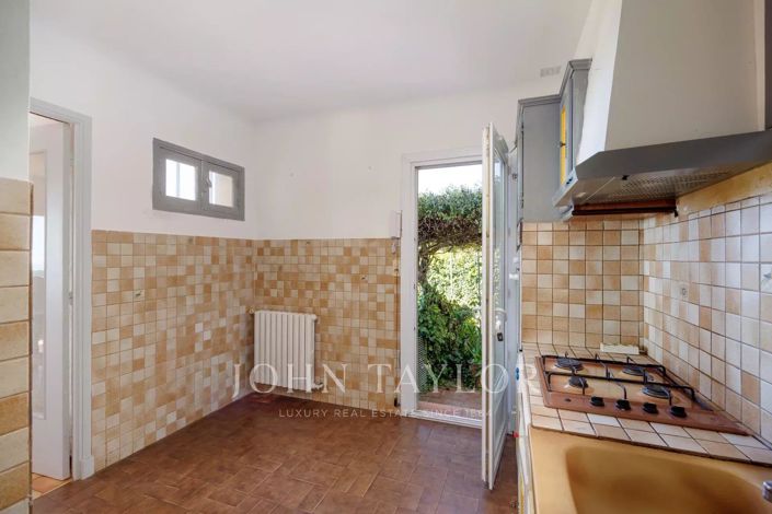 Image No.12-4 Bed House for sale