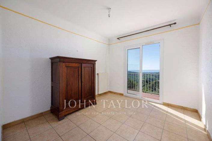 Image No.14-4 Bed House for sale