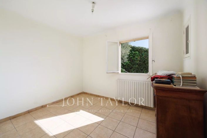 Image No.15-4 Bed House for sale