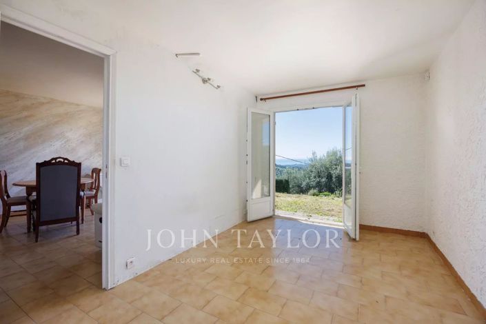 Image No.20-4 Bed House for sale