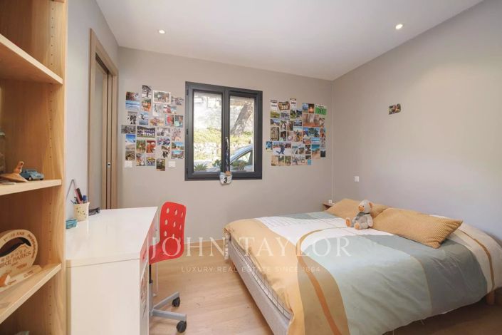 Image No.13-4 Bed House for sale