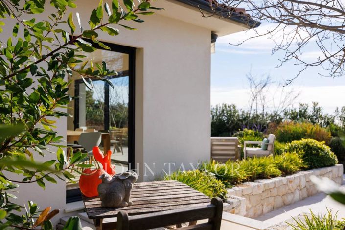 Image No.17-4 Bed House for sale