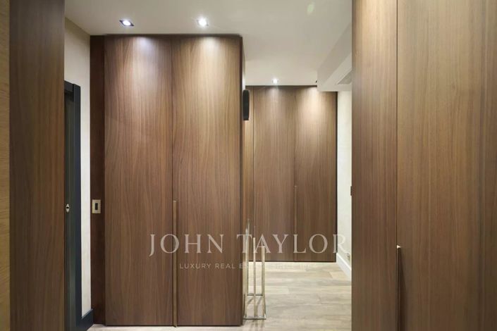 Image No.19-5 Bed House for sale