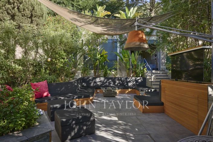 Image No.8-5 Bed House for sale