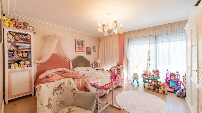 Image No.15-6 Bed Apartment for sale